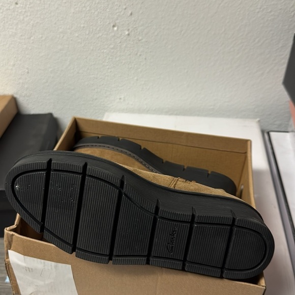 Clarks Women's Airabell Vibe Ankle Boot - Picture 3 of 4